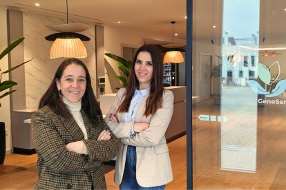 Sandra Pérez y Ana María del Barco.