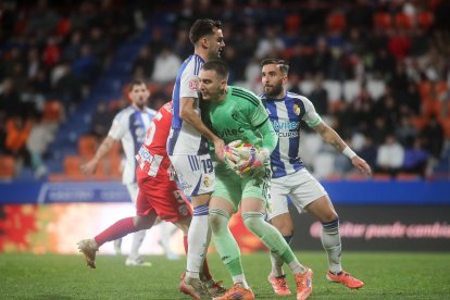 La Ponferradina conquistó un trabajado triunfo frente al Lugo.