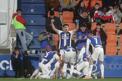 La Ponferradina conquistó un trabajado triunfo frente al Lugo.