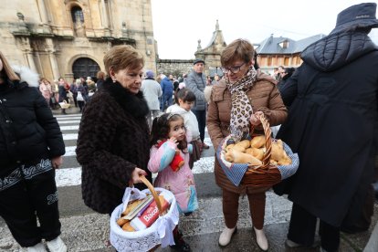 Bendición de panes en Cacabelos