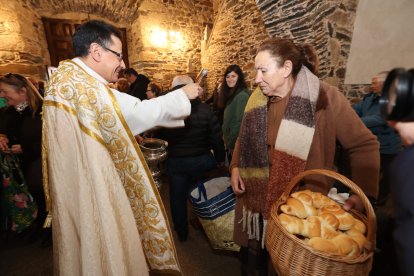 Bendición de panes en Cacabelos
