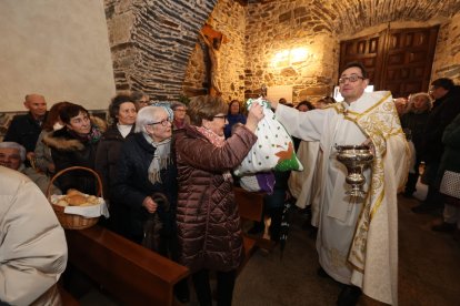 Bendición de panes en Cacabelos