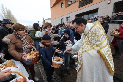 Bendición de panes en Cacabelos