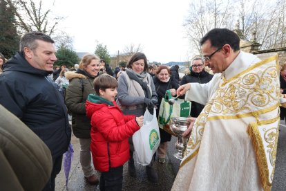 Bendición de panes en Cacabelos