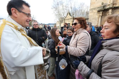 Bendición de panes en Cacabelos