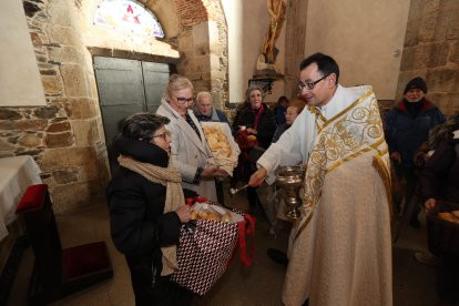 Bendición de panes en Cacabelos