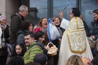 Bendición de panes en Cacabelos