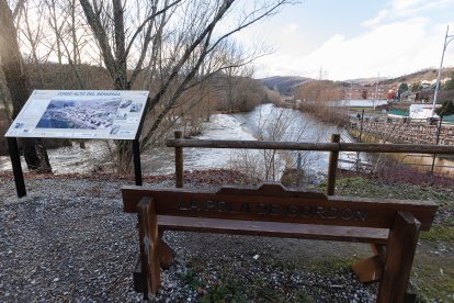 Crecida del río en Pola de Gordón.