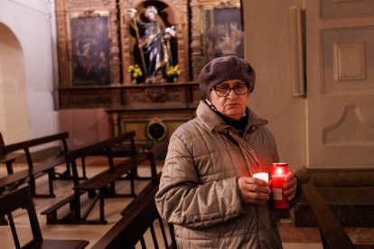 Celebración de las Candelas en la iglesia de Santa Marina en León.