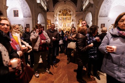 Celebración de las Candelas en la iglesia de Santa Marina en León.