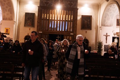 Celebración de las Candelas en la iglesia de Santa Marina en León.
