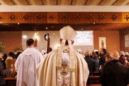 Celebración de las Candelas en la iglesia de San Lorenzo en León.