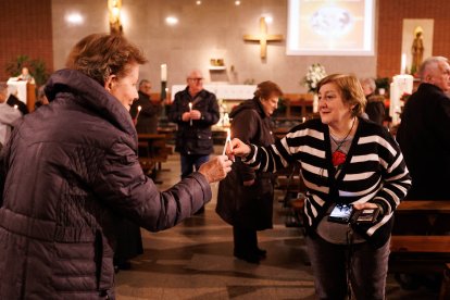 Celebración de las Candelas en la iglesia de San Lorenzo en León.
