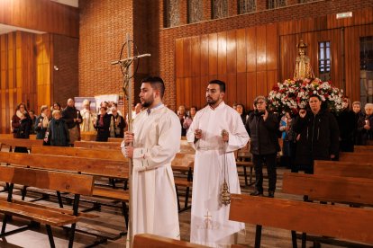 Celebración de las Candelas en la iglesia de San Lorenzo en León.