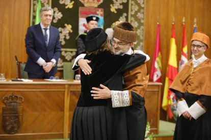 Sergio Boixo y César de la Fuente reciben la máxima distinción de la ULE.