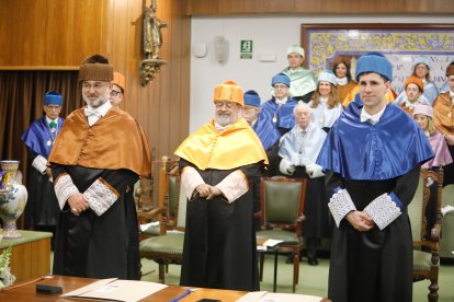 Sergio Boixo y César de la Fuente reciben la máxima distinción de la ULE.
