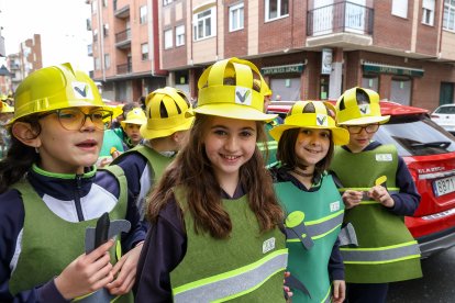 El Carnaval de los Colegios toma La Bañeza