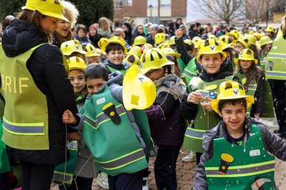 El Carnaval de los Colegios toma La Bañeza
