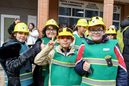 El Carnaval de los Colegios toma La Bañeza