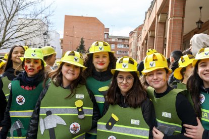 El Carnaval de los Colegios toma La Bañeza.