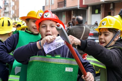 El Carnaval de los Colegios toma La Bañeza.