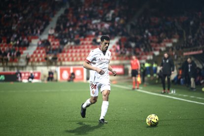 El Reino de León acoge un duelo sin emociones.