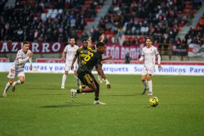 Cultural y Zaragoza sellan un empate a cero en un encuentro muy espeso