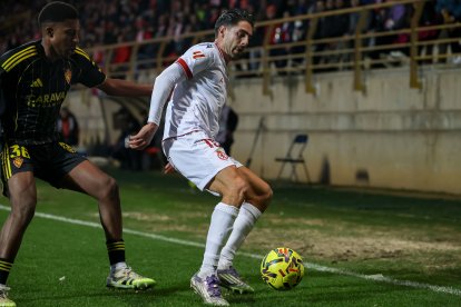 Cultural y Zaragoza sellan un empate a cero en un encuentro muy espeso