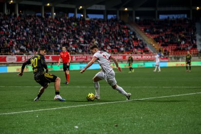 Cultural y Zaragoza sellan un empate a cero en un encuentro muy espeso