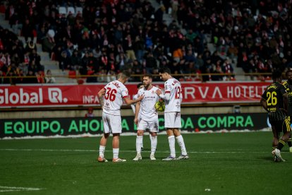 Cultural y Zaragoza sellan un empate a cero en un encuentro muy espeso