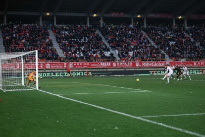 Cultural y Zaragoza sellan un empate a cero en un encuentro muy espeso