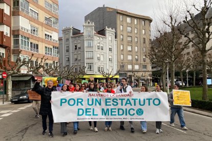 Los médicos alzaron su voz por las calles de León contra el Estatuto Marco.