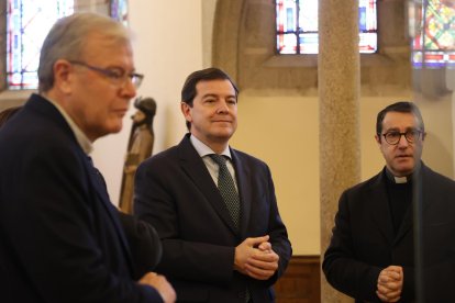 El candidato a la reelección a la Presidencia de la Junta de Castilla y León, visita el Palacio de Gaudí