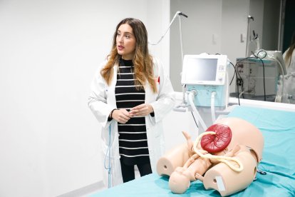 Se puede simular un parto con el bebé y la placenta.