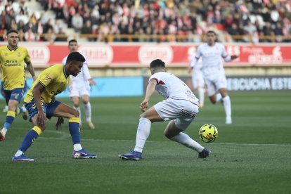 De la Barrera no logra resurgir al equipo culturalista en su debut.