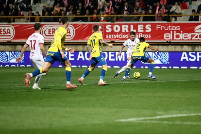De la Barrera no logra resurgir al equipo culturalista en su debut.