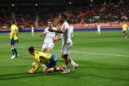 De la Barrera no logra resurgir al equipo culturalista en su debut.