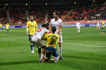 De la Barrera no logra resurgir al equipo culturalista en su debut.
