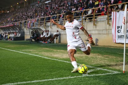 De la Barrera no logra resurgir al equipo culturalista en su debut.