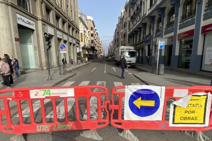 Corte de Padre Isla para reparar los baches