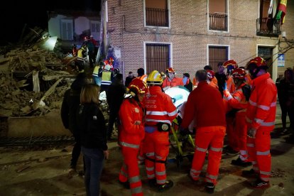 Tres personas atrapadas tras el derrumbe de un edificio de dos plantas en Siete Iglesias de Trabancos (Valladolid)