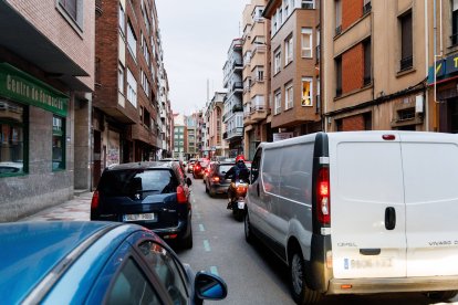 El tráfico se embolsó por los cortes.