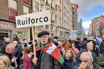 Corte de tráfico reivindicativo de la Plataforma en defensa de Feve de León
