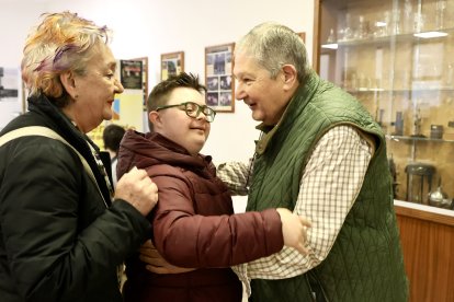 Marquitos coincidió con Edgar, que no se perdió ni su abrazo... ni sus Ronchitos.