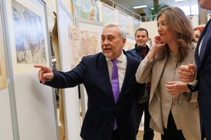 Exposición de cartografía en la Universidad de León.