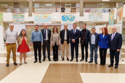 Exposición de cartografía en la Universidad de León.