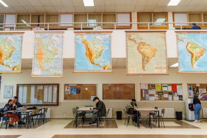Exposición de cartografía en la Universidad de León.