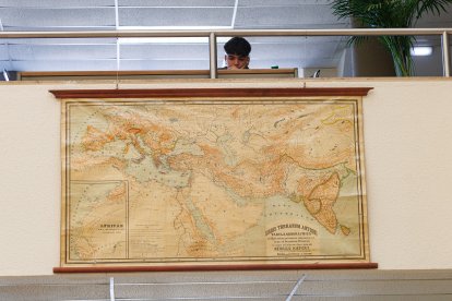 Exposición de cartografía en la Universidad de León.