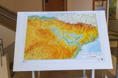 Exposición de cartografía en la Universidad de León.