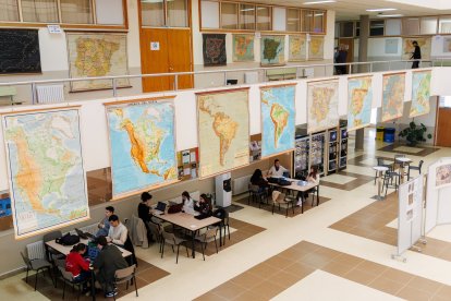 Exposición de cartografía en la Universidad de León.